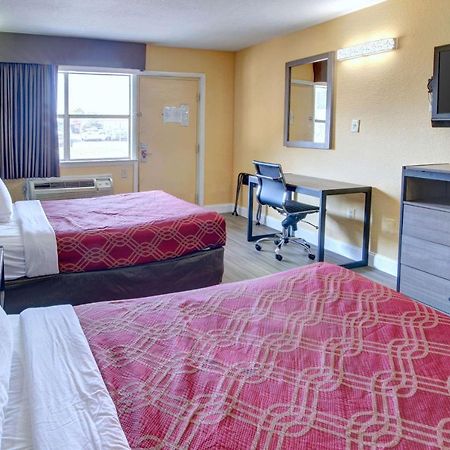 Econo Lodge At Military Circle Norfolk Kültér fotó