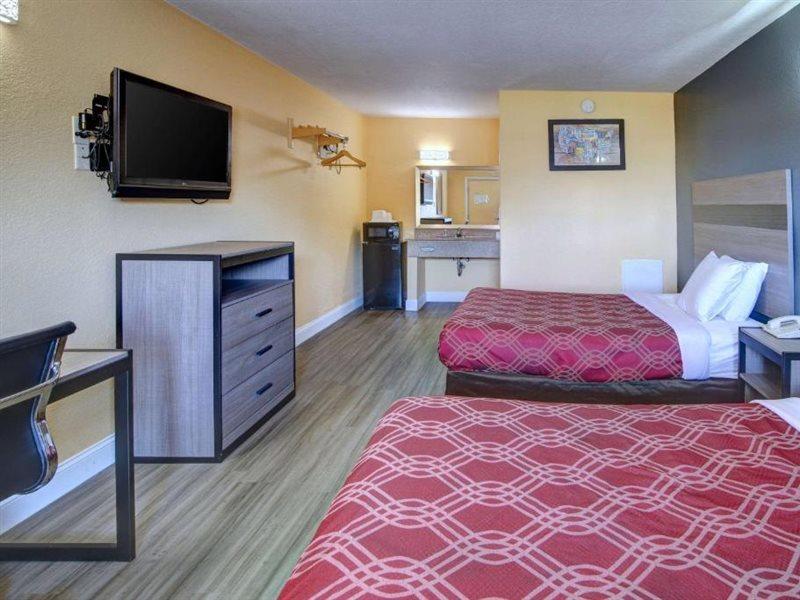 Econo Lodge At Military Circle Norfolk Kültér fotó