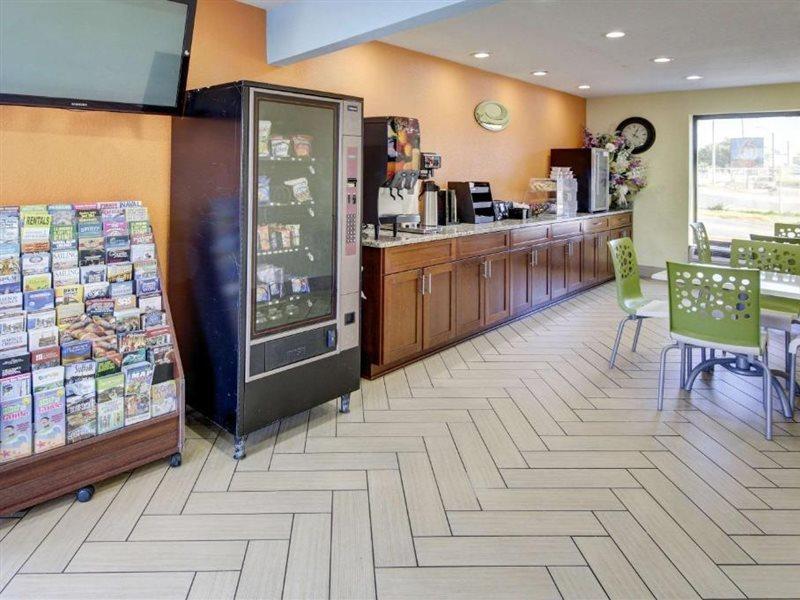 Econo Lodge At Military Circle Norfolk Kültér fotó