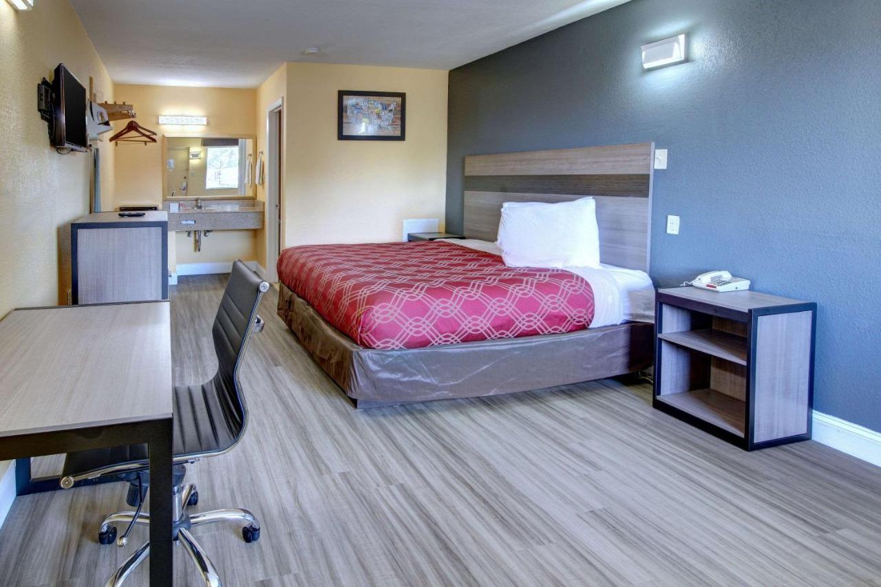 Econo Lodge At Military Circle Norfolk Kültér fotó
